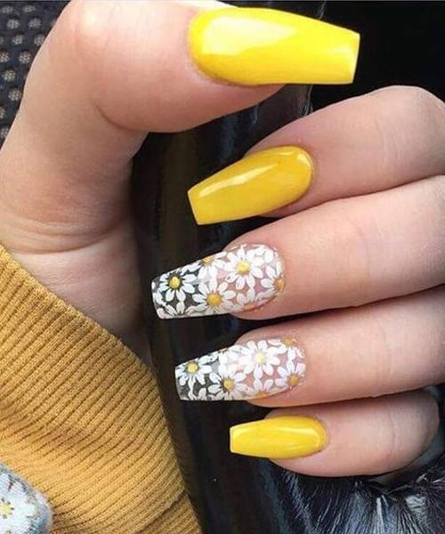 White And Yellow Daisy Nail Art