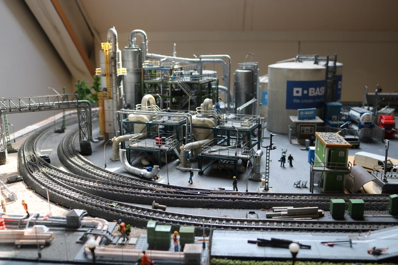 ho scale oil refinery